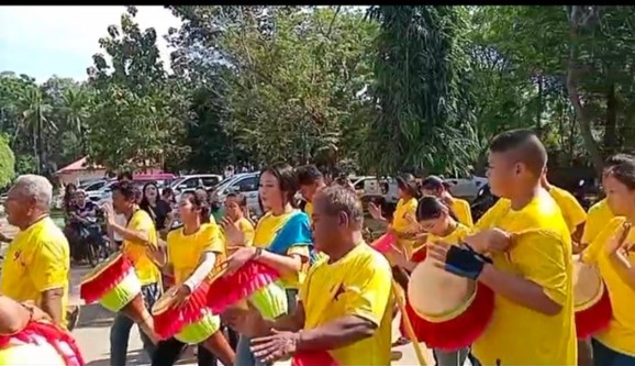 กลองยาว